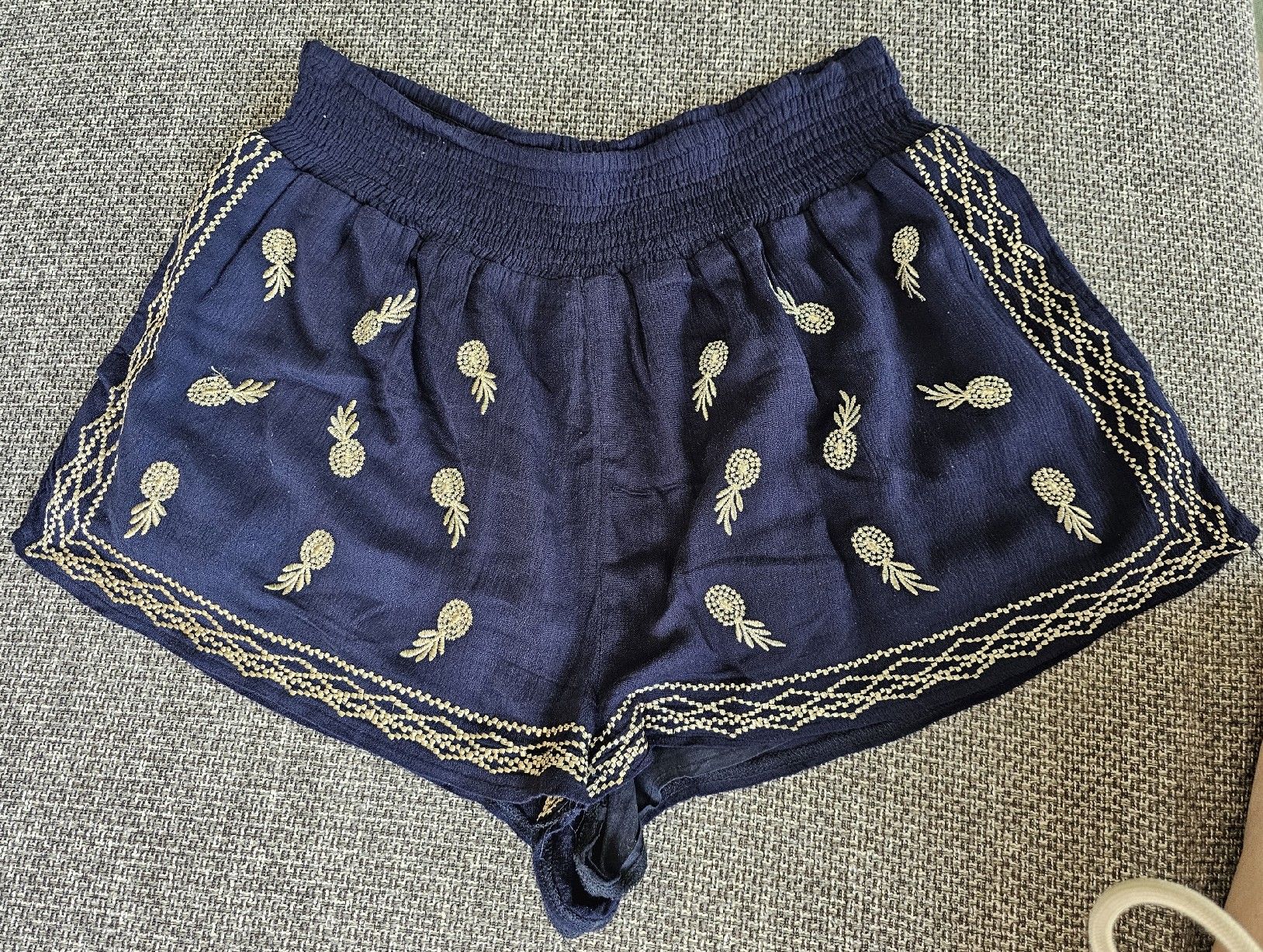 Hosen: Short d'été bleu foncé T.L – Gebraucht aus Forel (Lavaux) von Clelia94