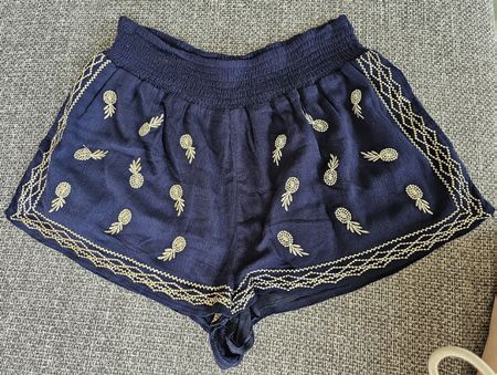 Short d'été bleu foncé T.L