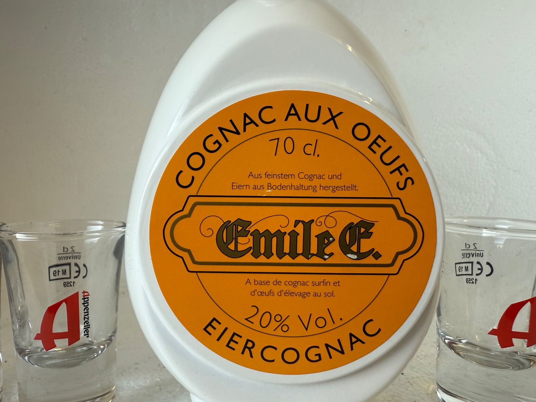 Spirituosen: 1x 7dl. Flasche Eiercognac Emile E. mit 6 Shotgläser... – Neu und originalverpackt aus Wöschnau von Vinsale 3