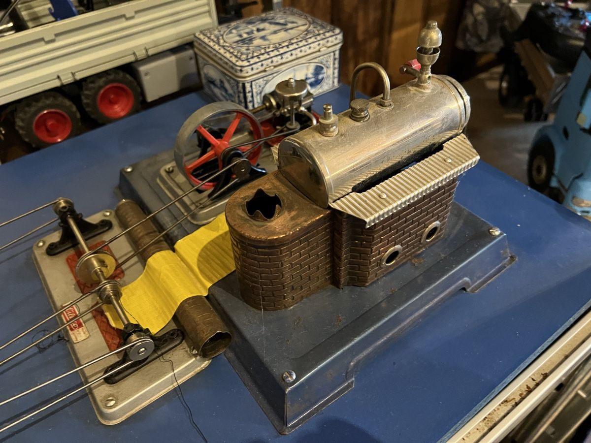 Wilesco Kit di modellismo & Modellini statici: Wilesco Dampfmaschine – Usato da Altdorf UR venduto da modellbau-widmer 1