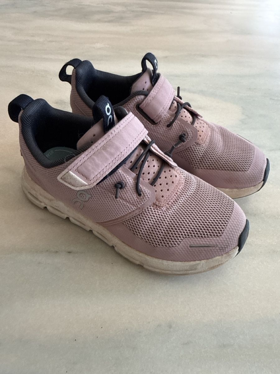 On Scarpe per ragazze: Originale On Schuhe (Cloudp) Mädchen rosa – Usato da Schlieren venduto da Schnaepliparadies 2