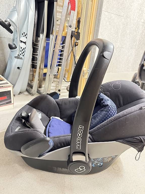 Seggiolini per auto: Babyschale Maxicosi pebble – Usato da Zürich venduto da lobusrobus