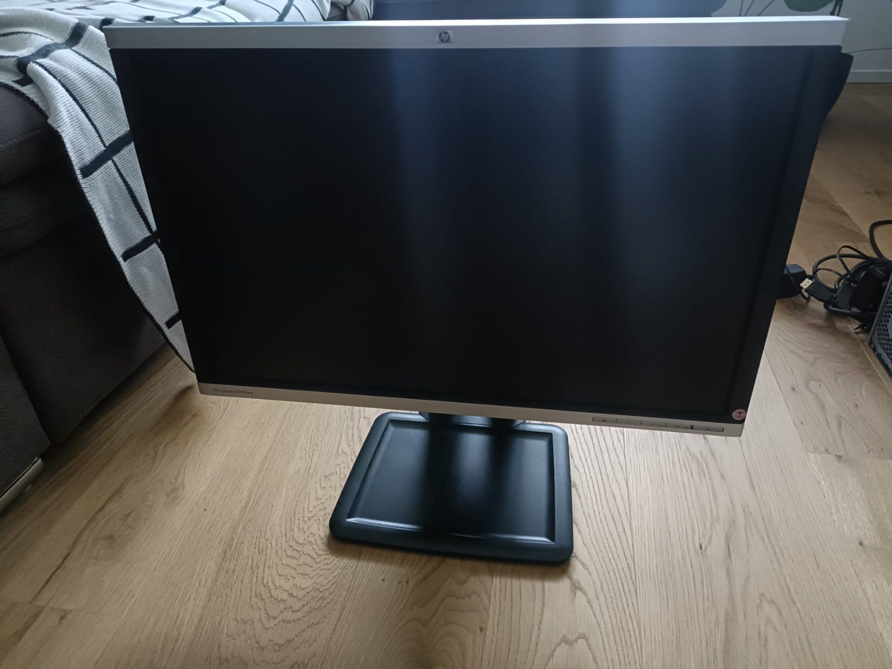 Hewlett Packard Monitore: HP LA2405wg – Gebraucht aus Brittnau von ValeriaDeR