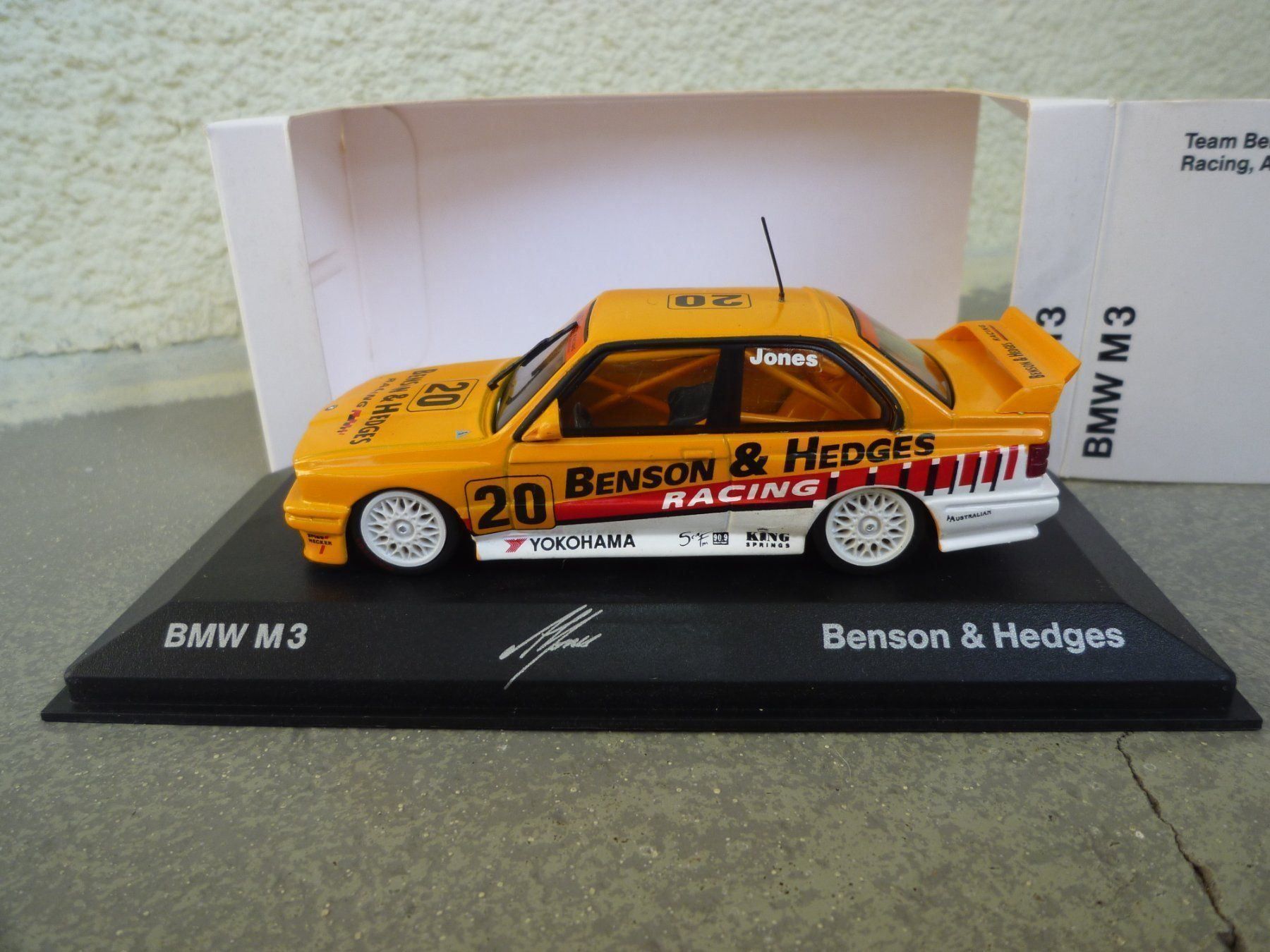 BMW Modellini d'auto: BMW M3 (E30) Benson&Hedges – Nuovo e nell'imballaggio originale da Flawil venduto da Imperiosud 5