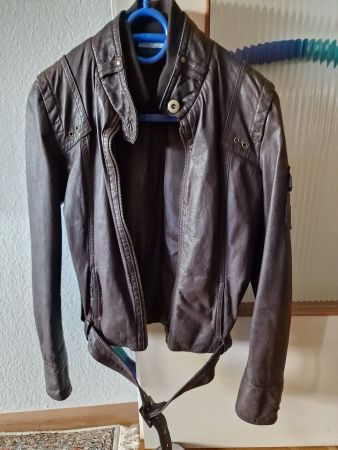 Lederjacke Gr. 36 Yessica   ,  versand kosten  für 14.-Fr.