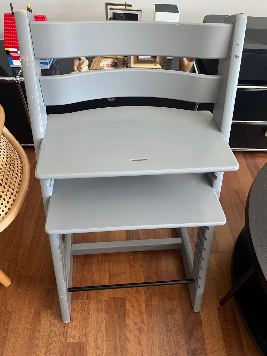 Stokke Seggioloni: Stokke Tripp Trapp Kinderstuhl Grau – Usato da Jona venduto da Sariksa