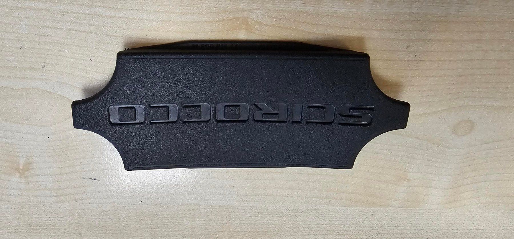 VW Alle Autoersatzteile: Scirocco Hupen Knopf Abdeckung  Lenkrad – Gebraucht aus Reinach AG von 911356