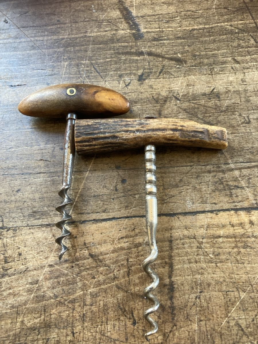 Apribottiglie & Tappi per chiusura: Zapfenzieher mit Knochen oder Horn-Griffen  9 Ex. – Usato da Zürich venduto da Mueschelmau 5