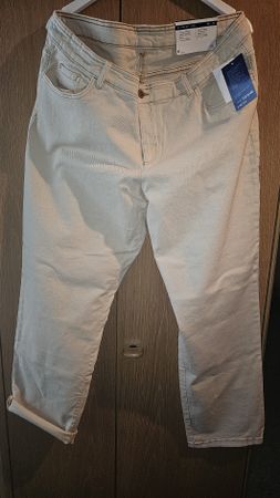 Jeans, sandfarbig, Grösse 48 NEU, Denim Stretch