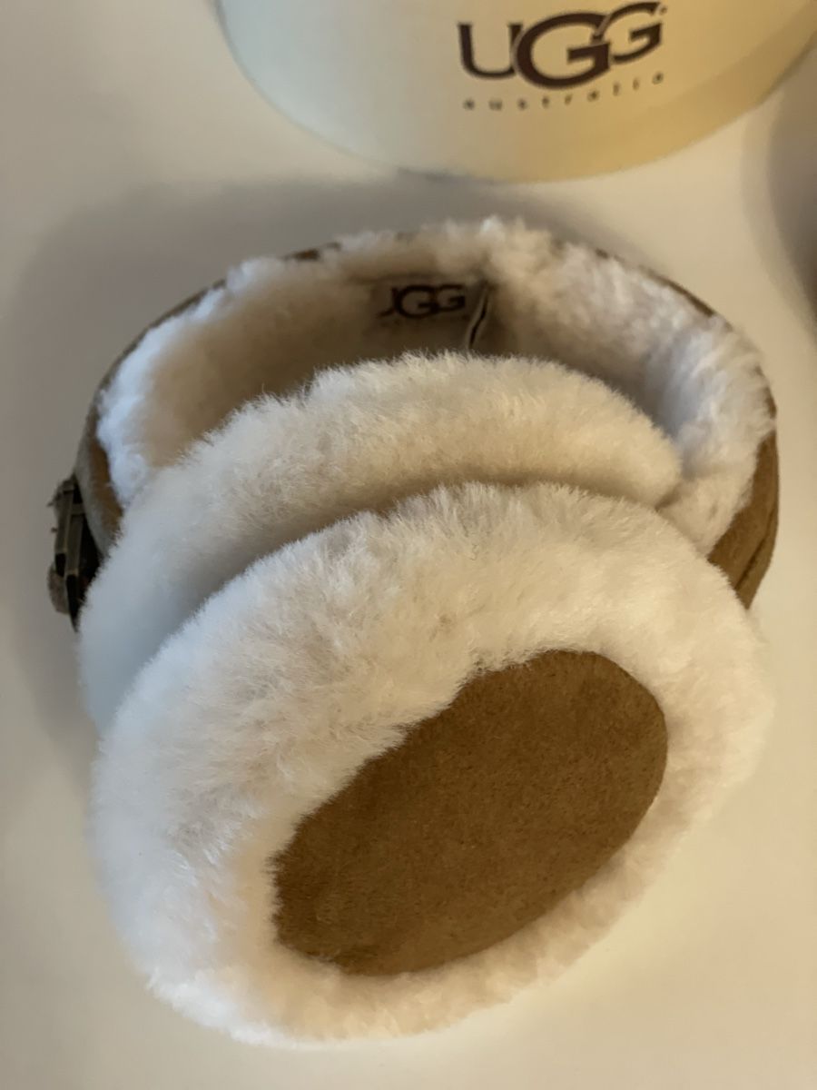 Ugg Chapeaux, bonnets & casquettes: UGG Ohrenwärmer – Neuf (Voir description) à Jona par Amanda_D