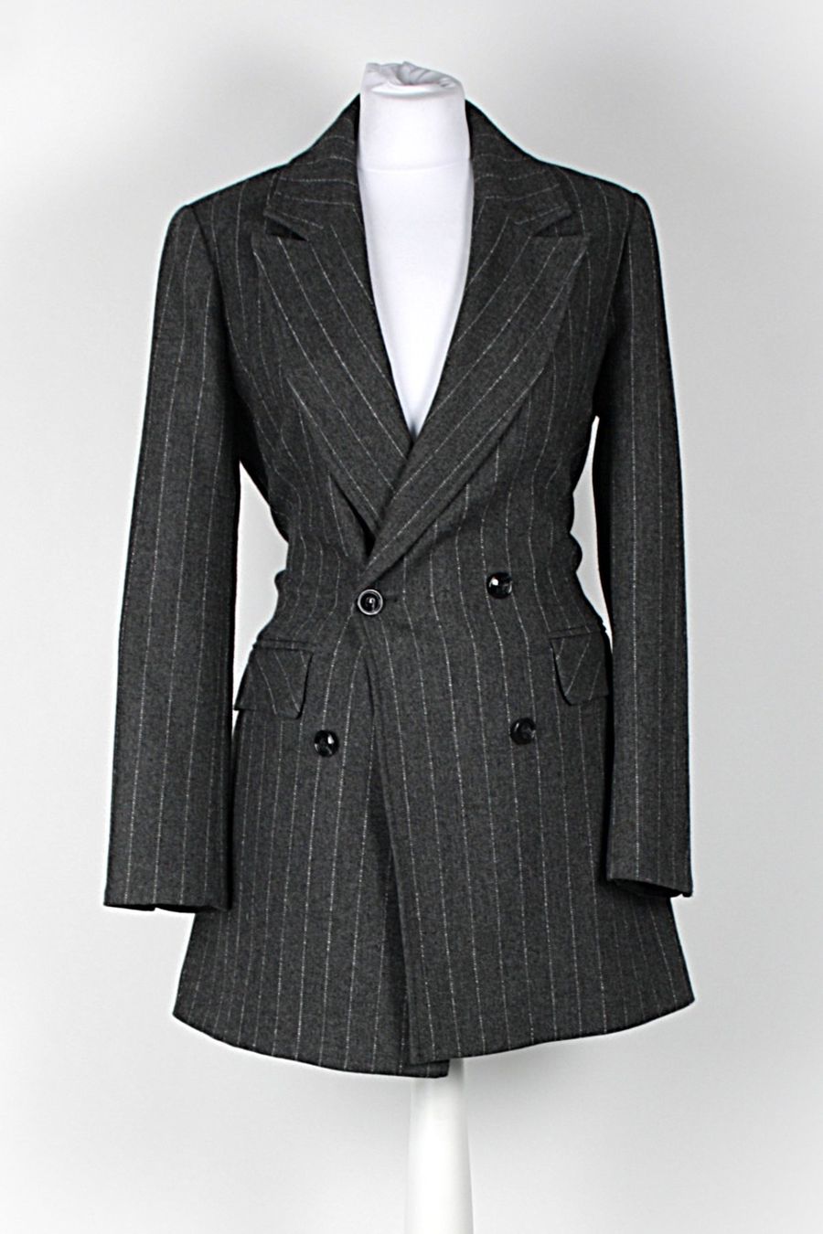 Giacche: MAX&CO Blazer grau gestreift Grösse 40 – Usato da Zollikofen venduto da Restwert_Zollikofen