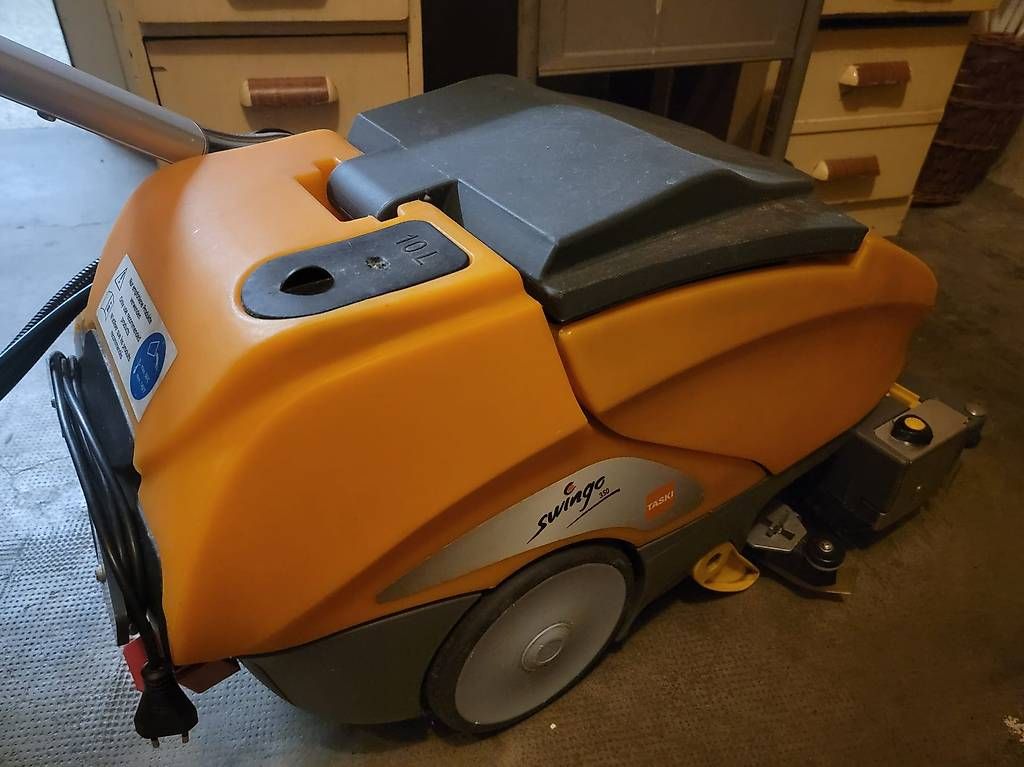Tutte le macchine: autolaveuse TASKI swingo 350B – Usato da Lausanne venduto da andre0001 1