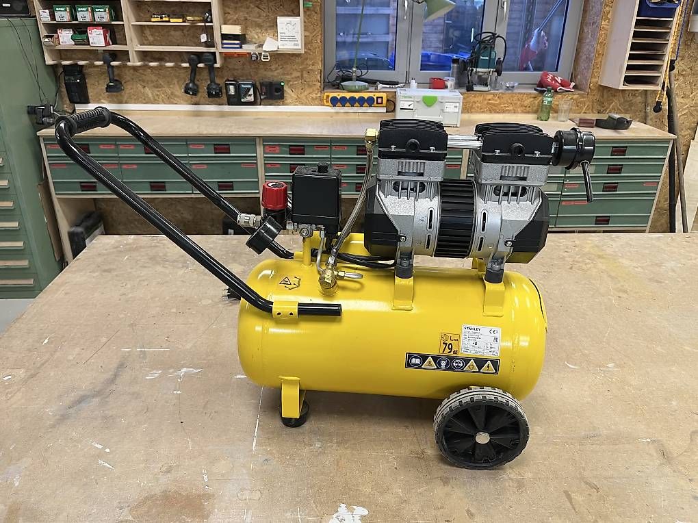 Stanley Compressori: Stanley Flüsterkompressor 24L, ölfrei – Usato da Zürich venduto da joel_B_ 3