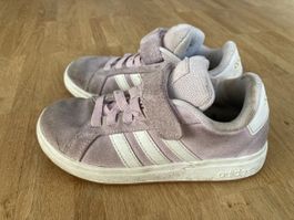 Turnschuhe/Hallenschuhe von Adidas in Grösse 31