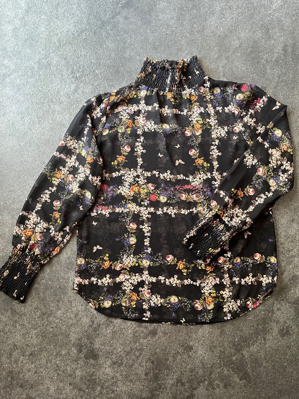 Camicette: Damen Bluse mit Blumenmuster - Größe S – Nuovo (secondo la descrizione) da Kilchberg ZH venduto da Ch.C 2