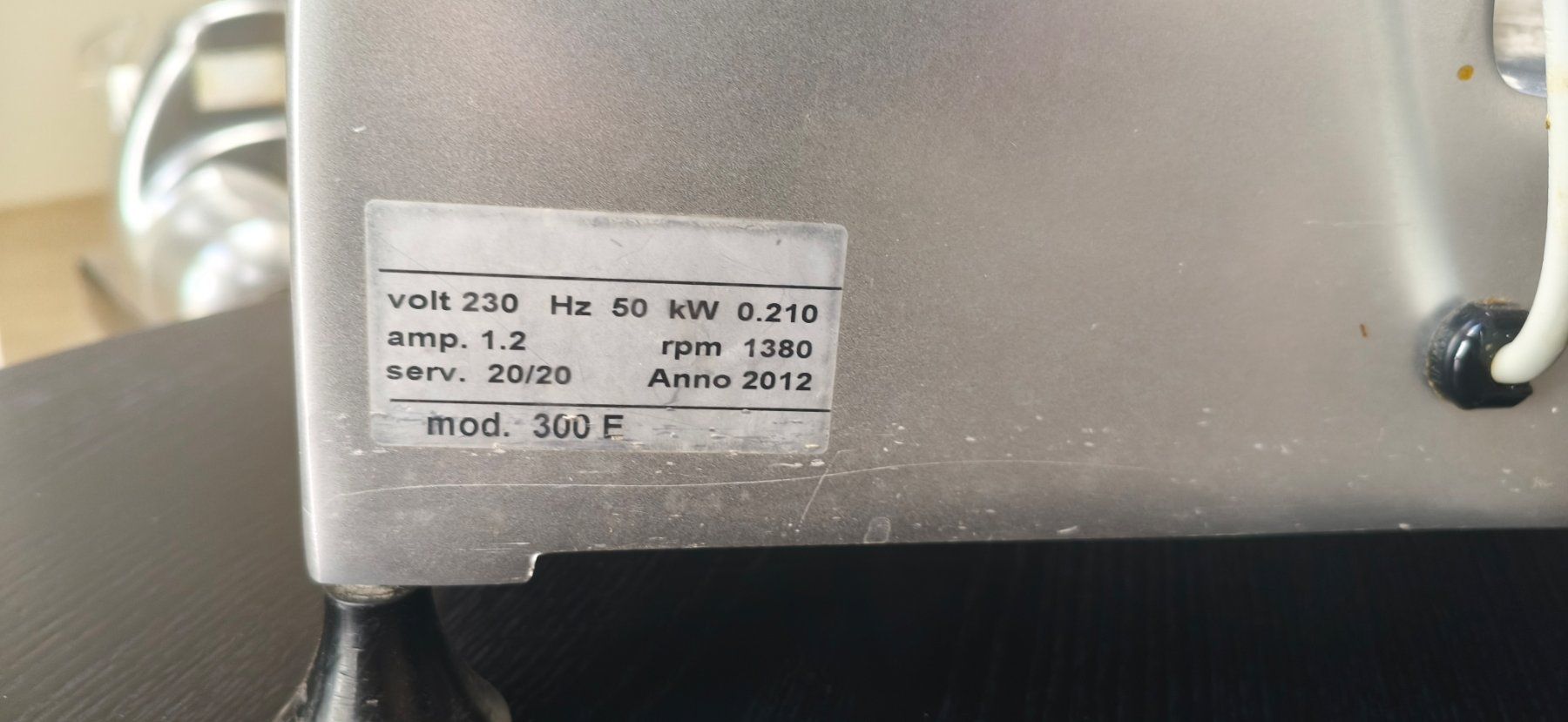 Appareils de cuisine: Aufschnittmaschine 220 AVELA – D'occasion à Luzern par IG.Arbeit 1