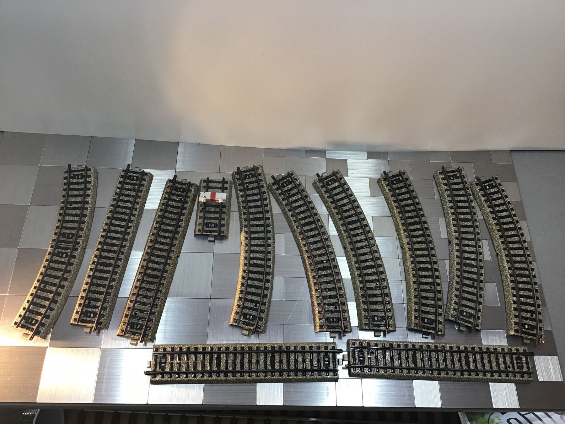 Märklin Modellini di ferrovie: MÄRKLIN SCHIENEN SPUR H0 – Usato da Männedorf venduto da Modell-Spezialisten
