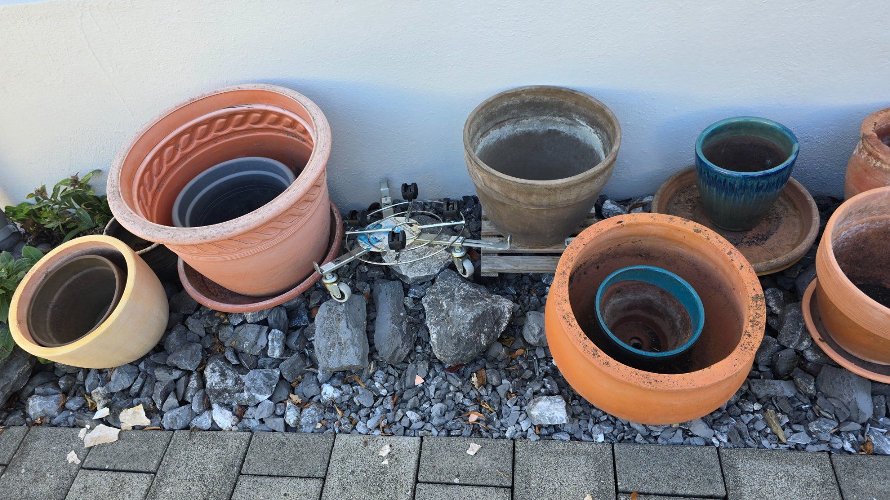 Vasi per fiori: Topfsammlung, 17 Stk. mit diversen Unterteller – Usato da Felben-Wellhausen venduto da vaja 5
