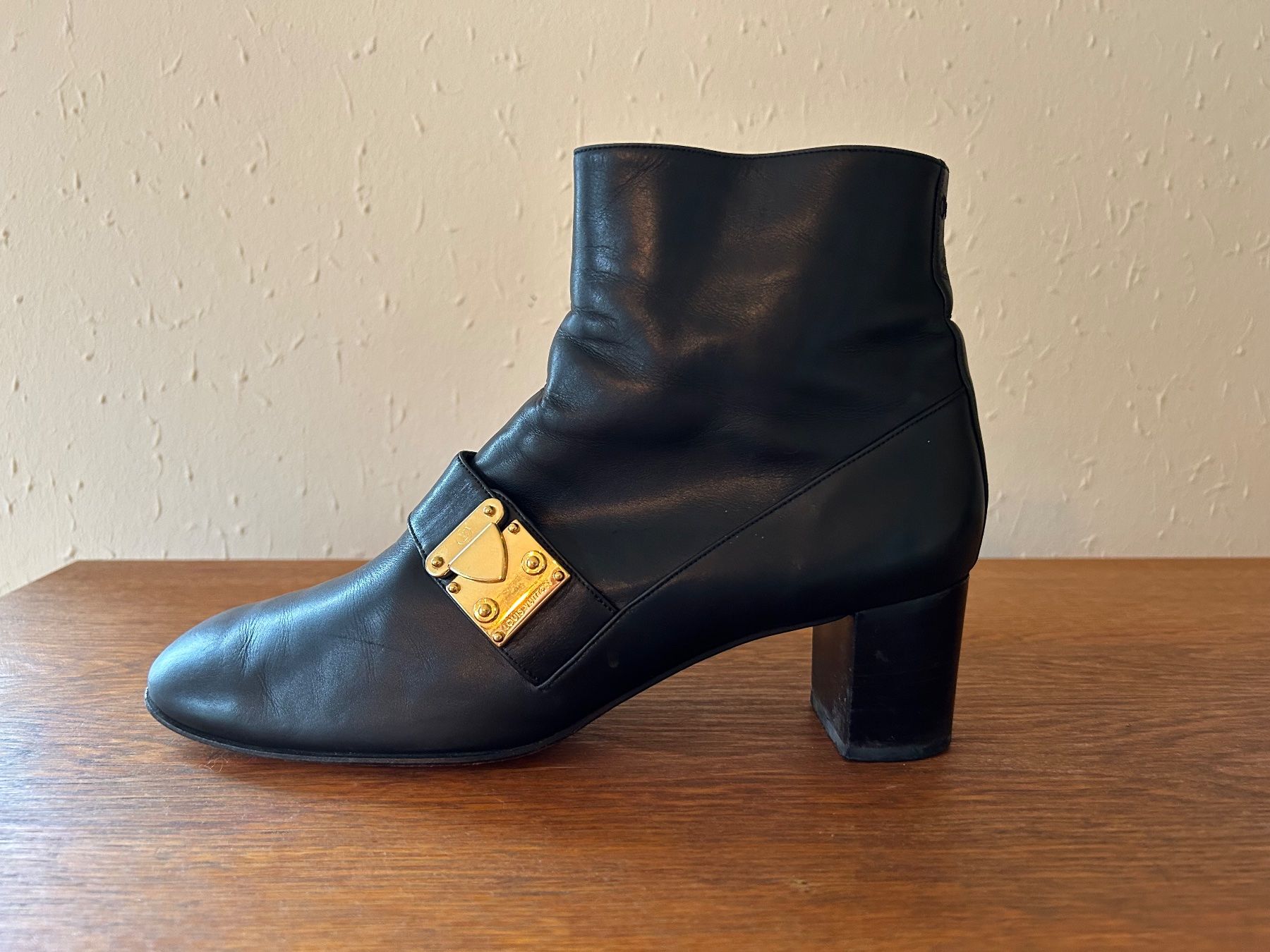 Louis Vuitton Scarpe da donna: Louis Vuitton Ankle Boots Gr. 38.5 – Usato da Wettingen venduto da frenzybaden