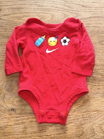Nike Baby Body, Gr. 62/68, rot, Langarm - Top Zustand! (55)