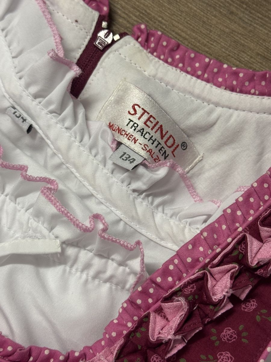 Costumi: Kinder Dirndl Kleid rot rosa mit Bluse 134 – Usato da Dietikon venduto da Monina 1