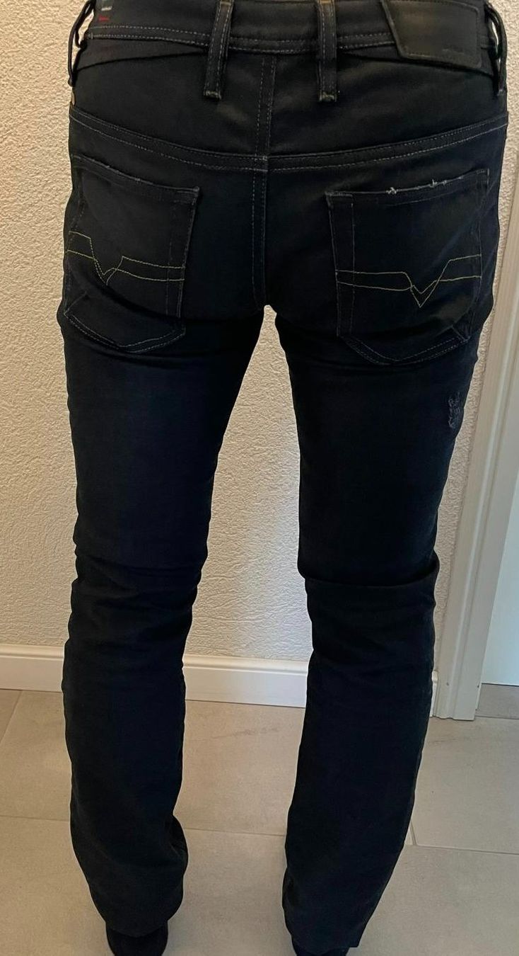 Diesel Pantaloni: Hose Diesel schwarz – Usato da Obfelden venduto da Sonne50