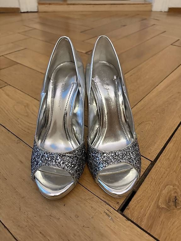 Scarpe da donna: BCBGeneration Izzie Peep-Toe Pumps NEW – Usato da Zürich venduto da ahe_7gq2 1