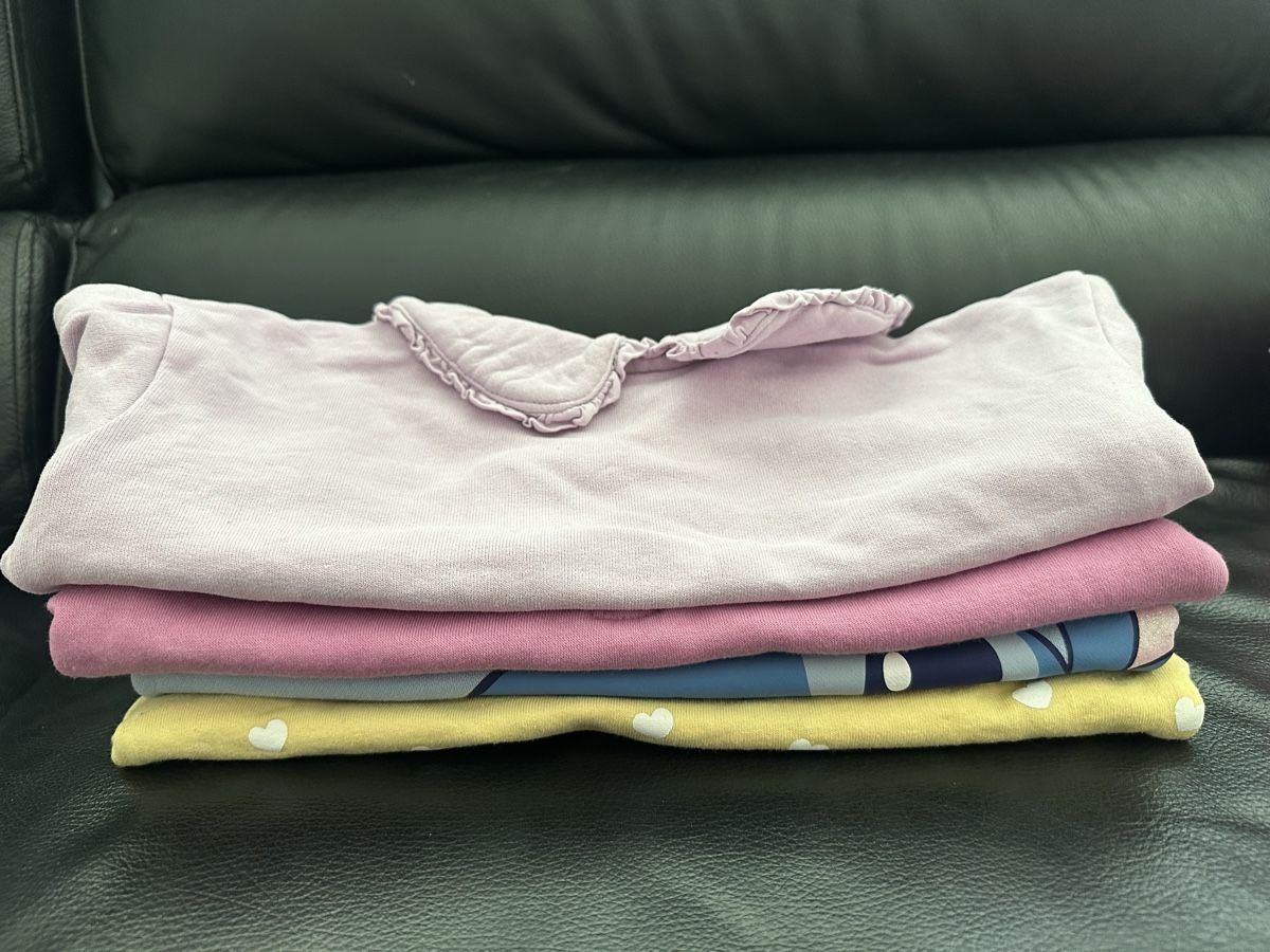 C&A Pullover & Sweatshirts: 4 Mädchen Pullover  Grösse 98 💗guter Zustand – Gebraucht aus Safenwil von Whoopie1 5