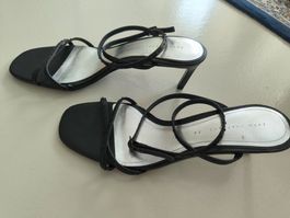 Schwarze Riemchensandalen von Zara, Größe 39, Neu!