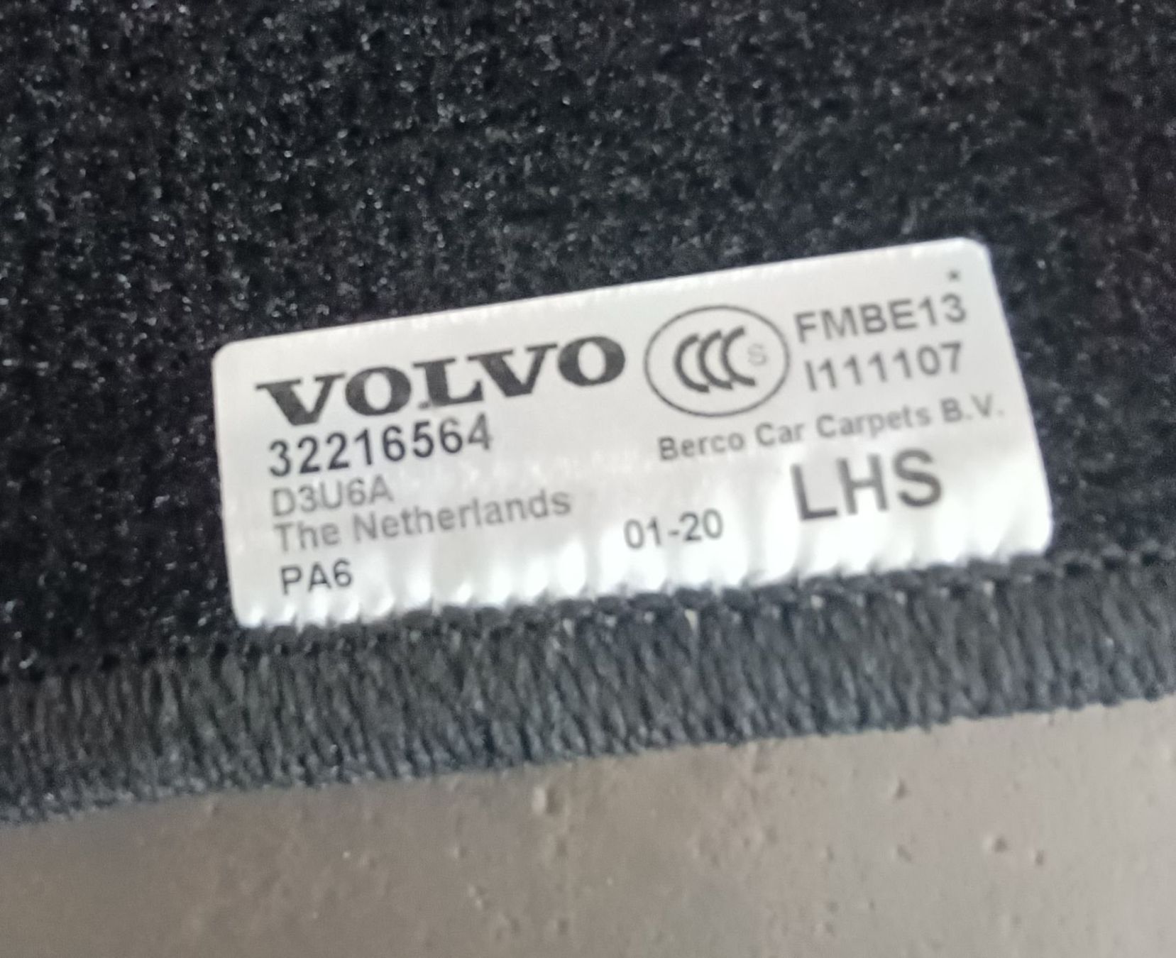 Volvo Tappeti & Tappetini: Volvo XC60 original Textilfussmatten Bodenmatten – Nuovo (secondo la descrizione) da Teufen ZH venduto da bee50two 2