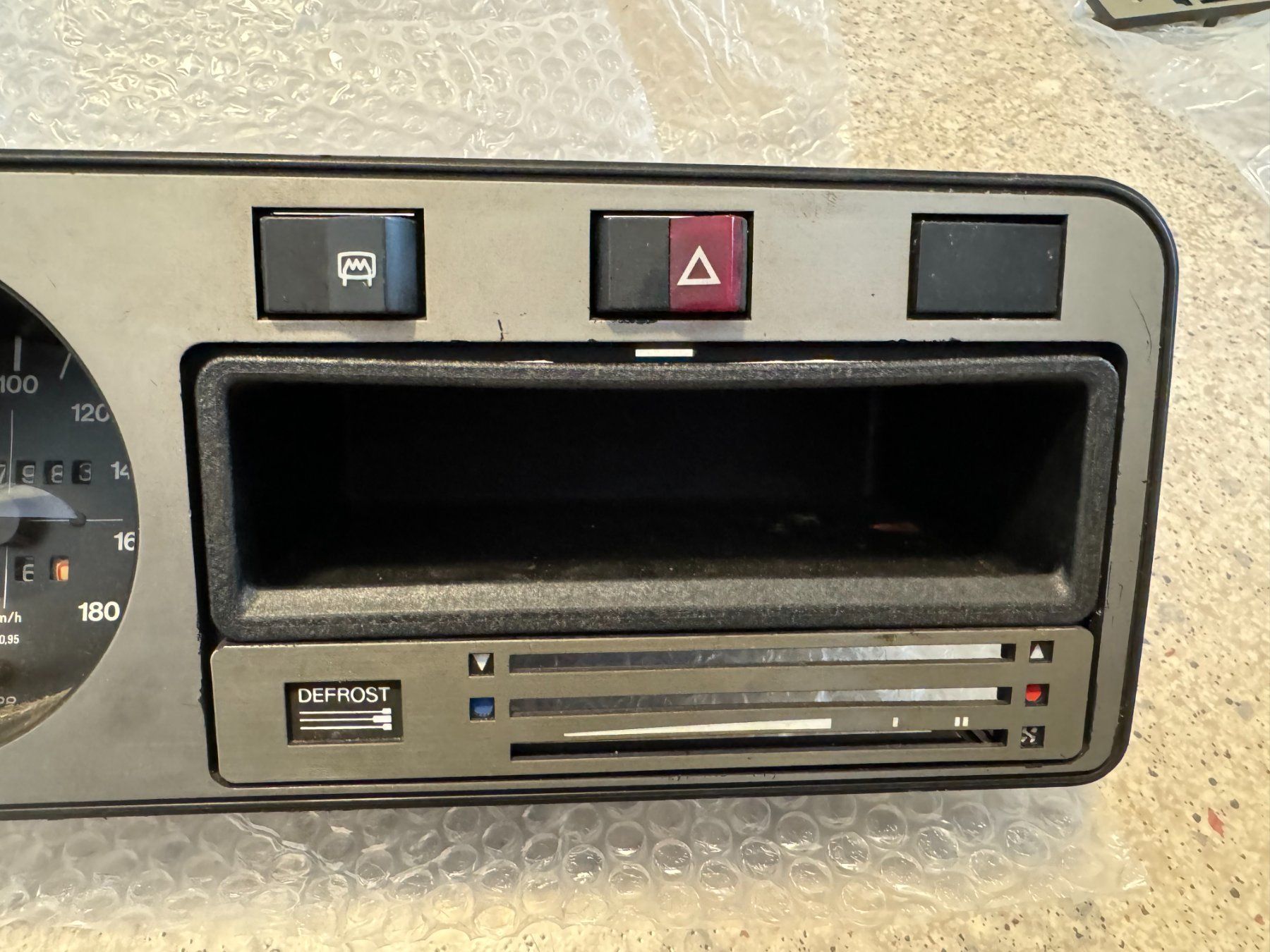 Volkswagen Alle Autoersatzteile: Kombiinstrument Urgolf Golf1 Typ17 original Tittentacho – Gebraucht aus Bannwil von 323i0_1 2