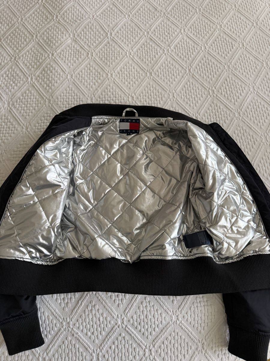 Tommy Hilfiger Jacken: Tommy Hilfiger Bomberjacke Gr. S – Gebraucht aus Erlinsbach SO von VWV1 3