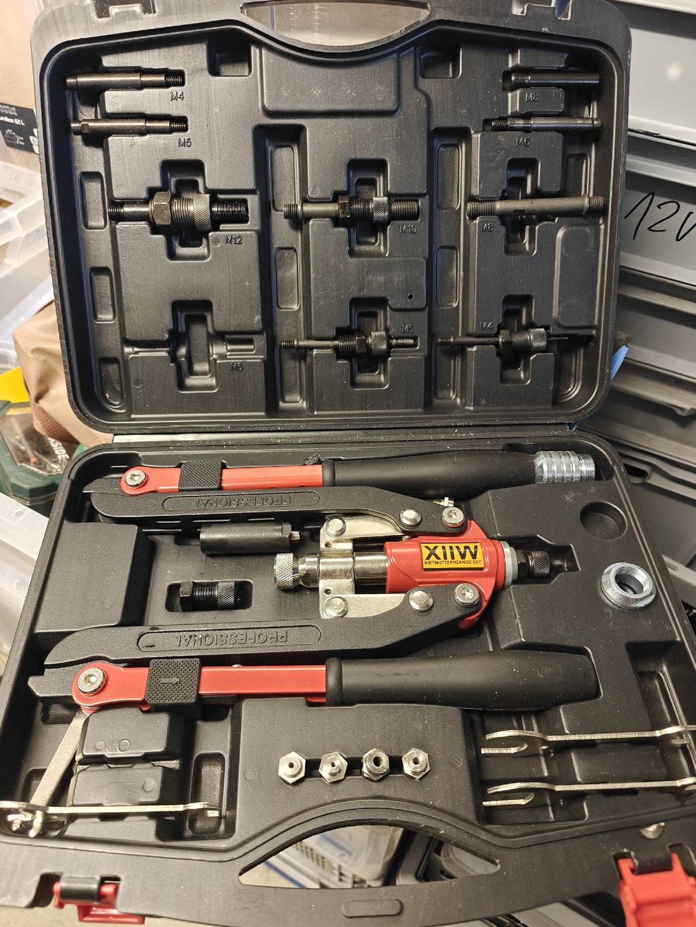 Alle Werkzeuge: Nietmutterzange Set Nietmutterzangen Set – Gebraucht aus Ermatingen von ans_m6lj