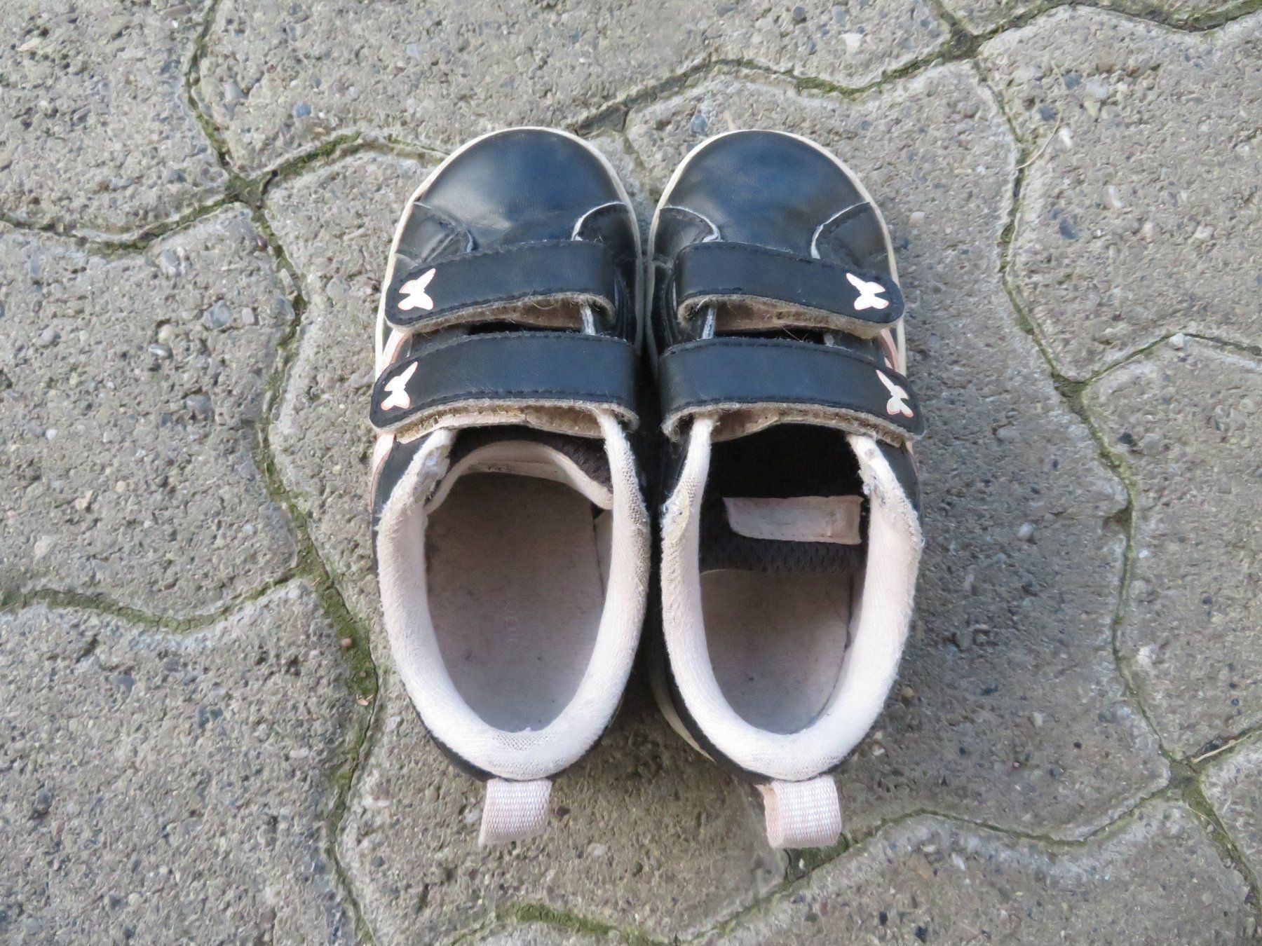Adidas Scarpe per ragazze: Halbschuhe Adidas Grösse 25 – Usato da Fontaines NE venduto da neuch123 1