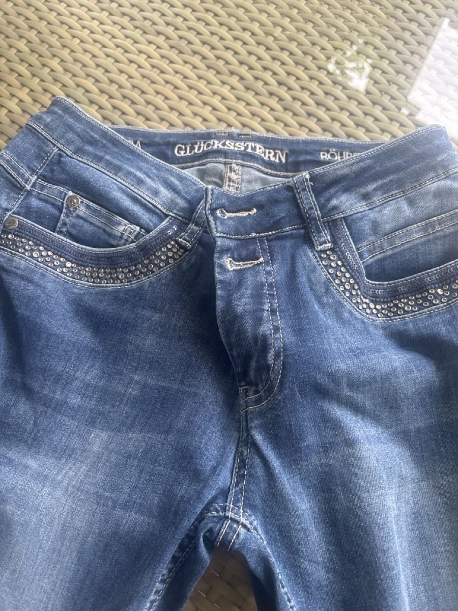 Jeans: Jeans Glücksstern Grösse 29 – Nuovo (secondo la descrizione) da Kreuzlingen venduto da boston010