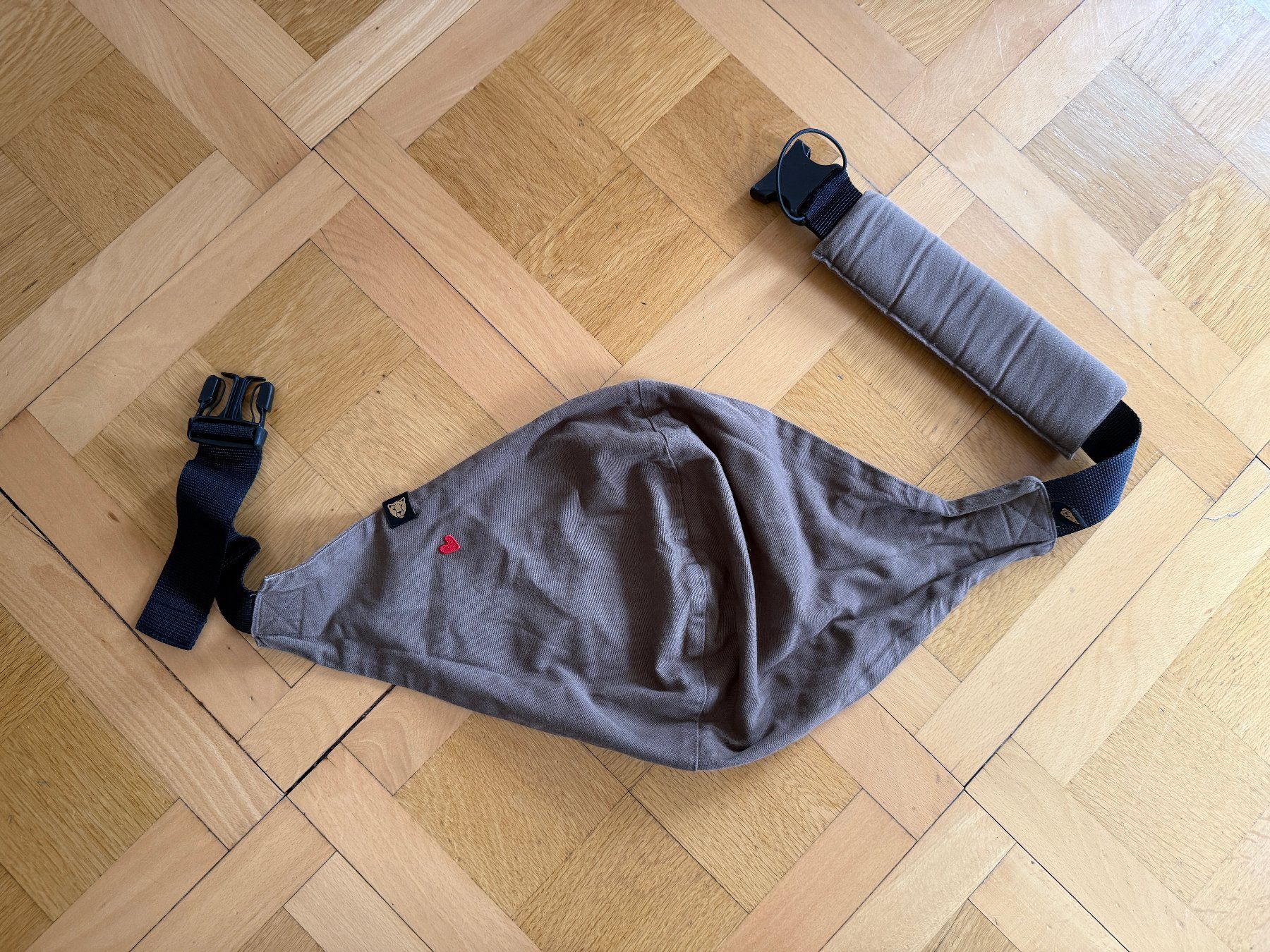 Bauch- & Rückentragen: Wildride Kindertrage braun – Gebraucht aus Bern von patso