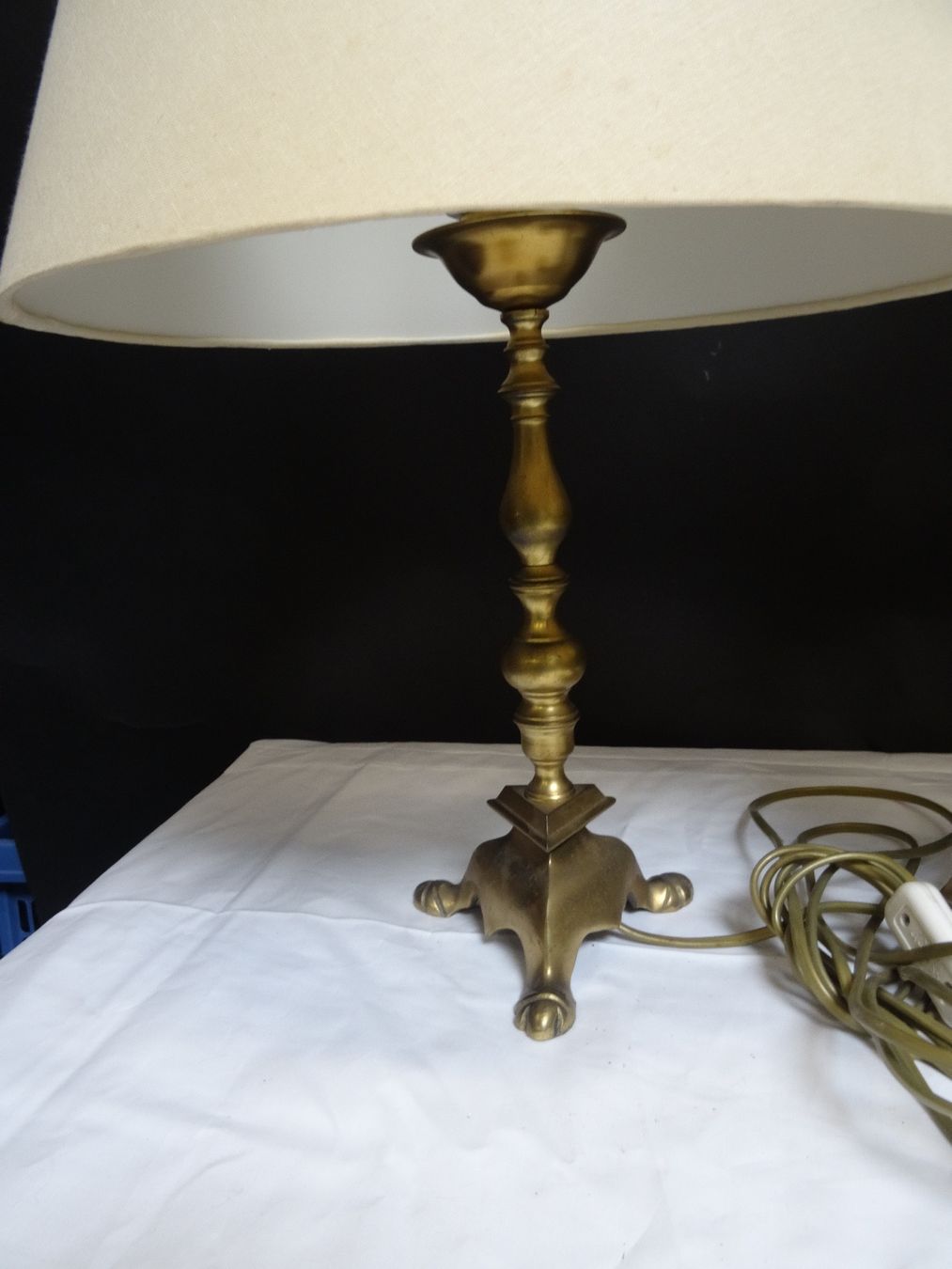 Lampade: 2 LAMPEN MIT MESSINGFUSS – Usato da Brügg BE venduto da fundus2 1