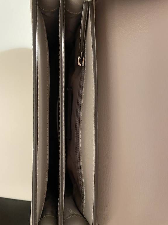 Borse da donna: Michael Kors Tasche grau mit Silber – Usato da Hägendorf venduto da jan_8lg5 3