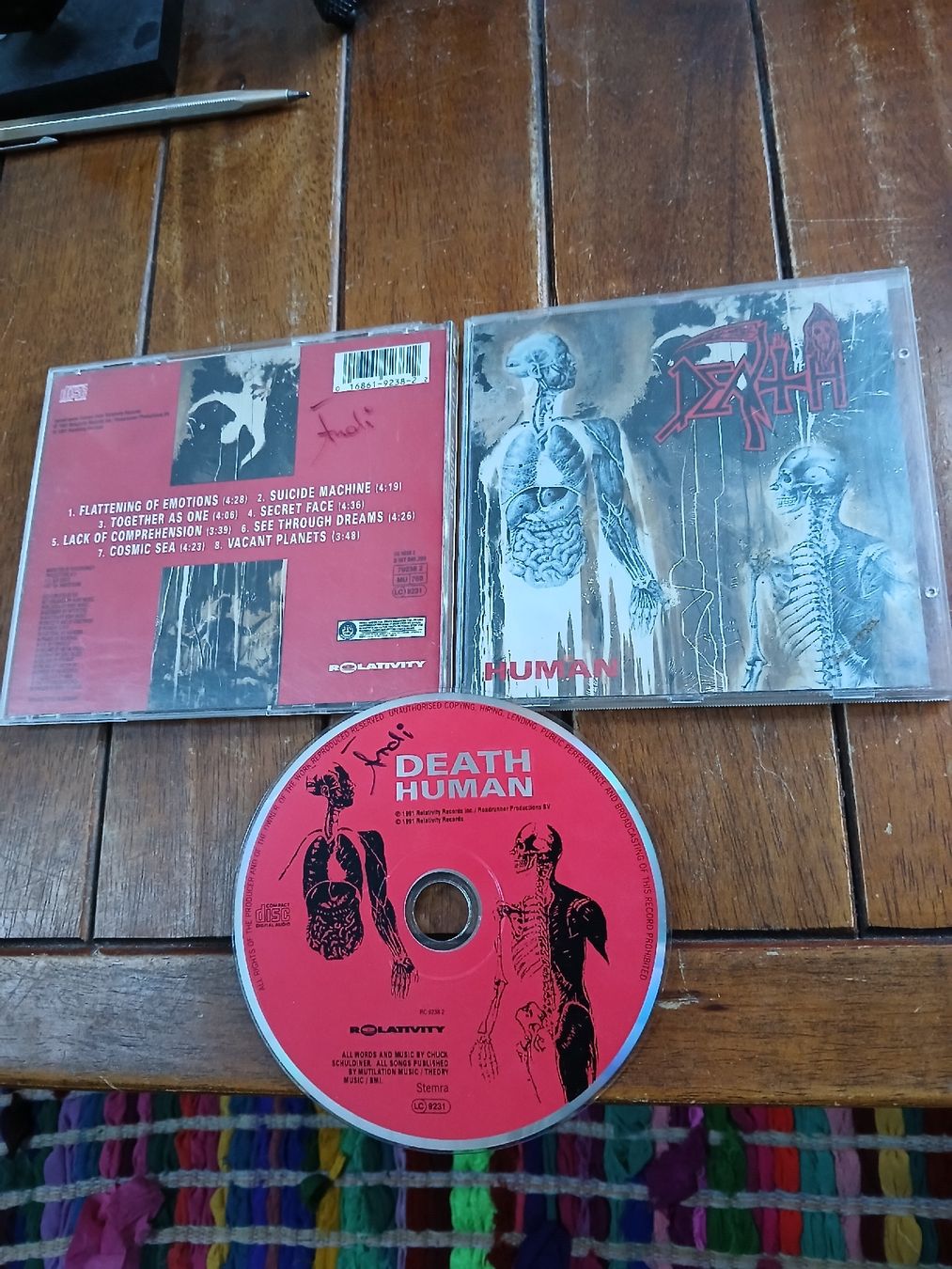 CD: death - human – Usato da St-Cergue venduto da VeganWarrior