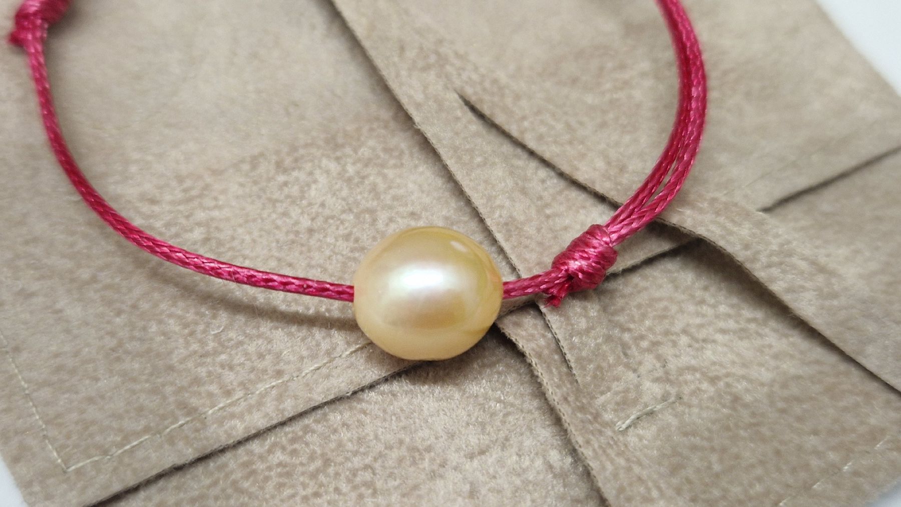 Bracciali & Braccialetti: Bracelet sur cordon – Nuovo e nell'imballaggio originale da Collombey venduto da Preloveditems 1