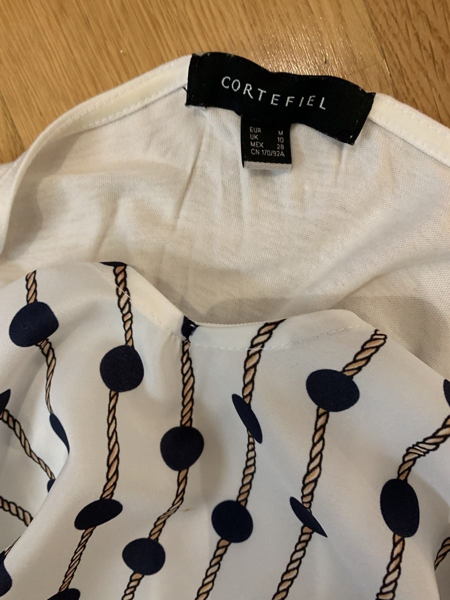 Blusen: Wunderschöner Oberteil Bluse Damen Grösse M/L – Gebraucht aus Ostermundigen von des_t9vv 1