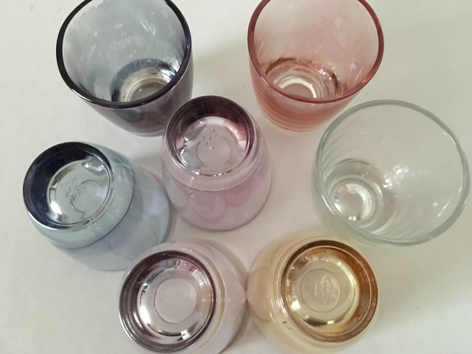 Bicchieri: Sieben Kleine Schnaps Gläschen – Usato da Wangs venduto da ewabaso 1