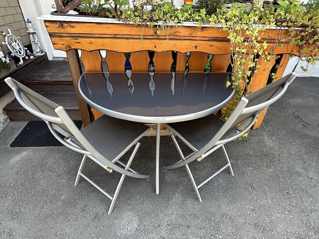 Set de table et chaises: Gartentischset mit 2 Stühlen – D'occasion à Rebstein par Svnb03