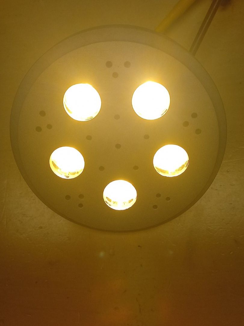 Lampade: edizon AR111 5x2w G53 – Usato da Bofflens venduto da Ptitphilou 1