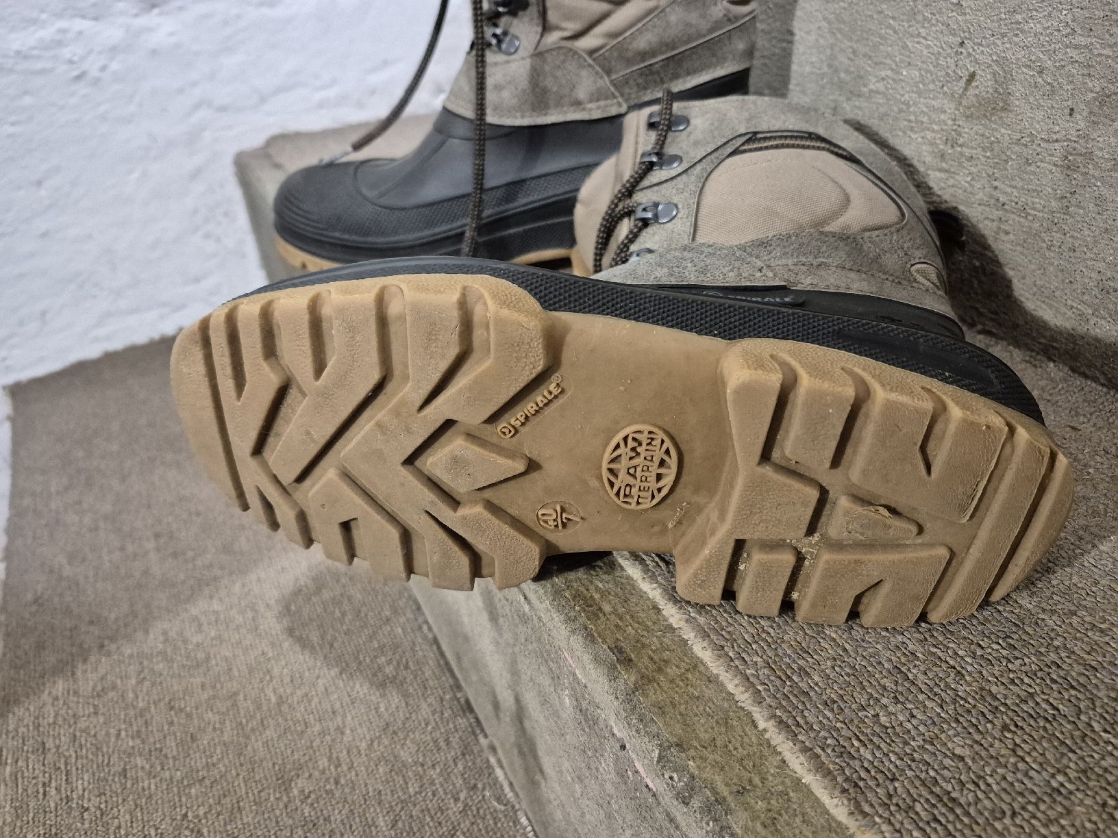Scarpe da uomo: Winterstiefel – Usato da Winterthur venduto da Lumi11 2