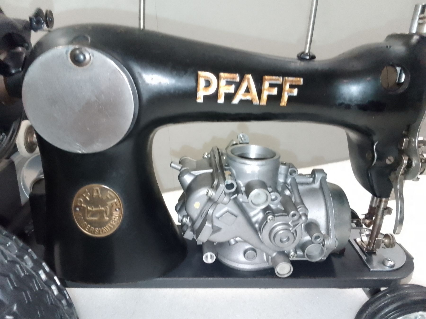 Tutte le decorazioni: Pfaff Nähmaschine Traktor. Deko-Objekt! – Usato da Trubschachen venduto da Caddy8 5