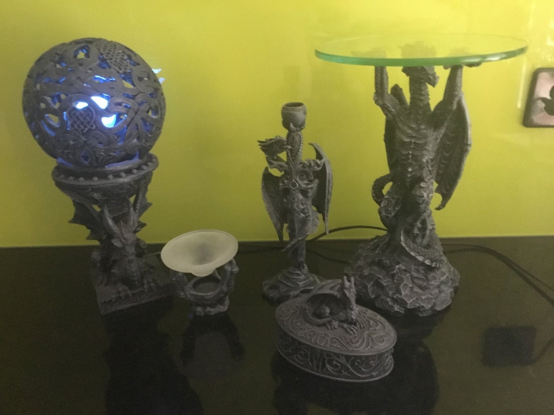 Skulpturen & Statuen: 5er Deko Set Drachen Figuren, Gothic Deko – Gebraucht aus Basel von Hampe1555 5