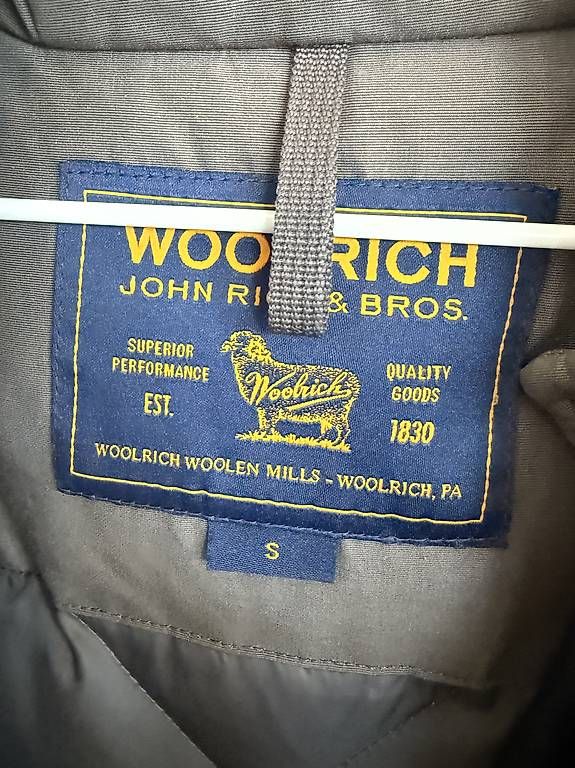 Woolrich Vestes: Woolrich Arctic Parka, Damen Grösse S, Grau – D'occasion à Thalwil par nic_n9s8 4