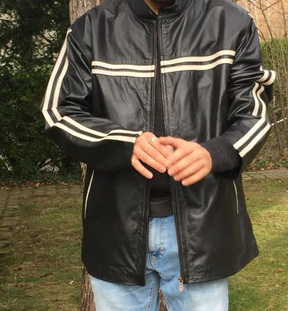 Lederjacke mit weissen Streifen, XL