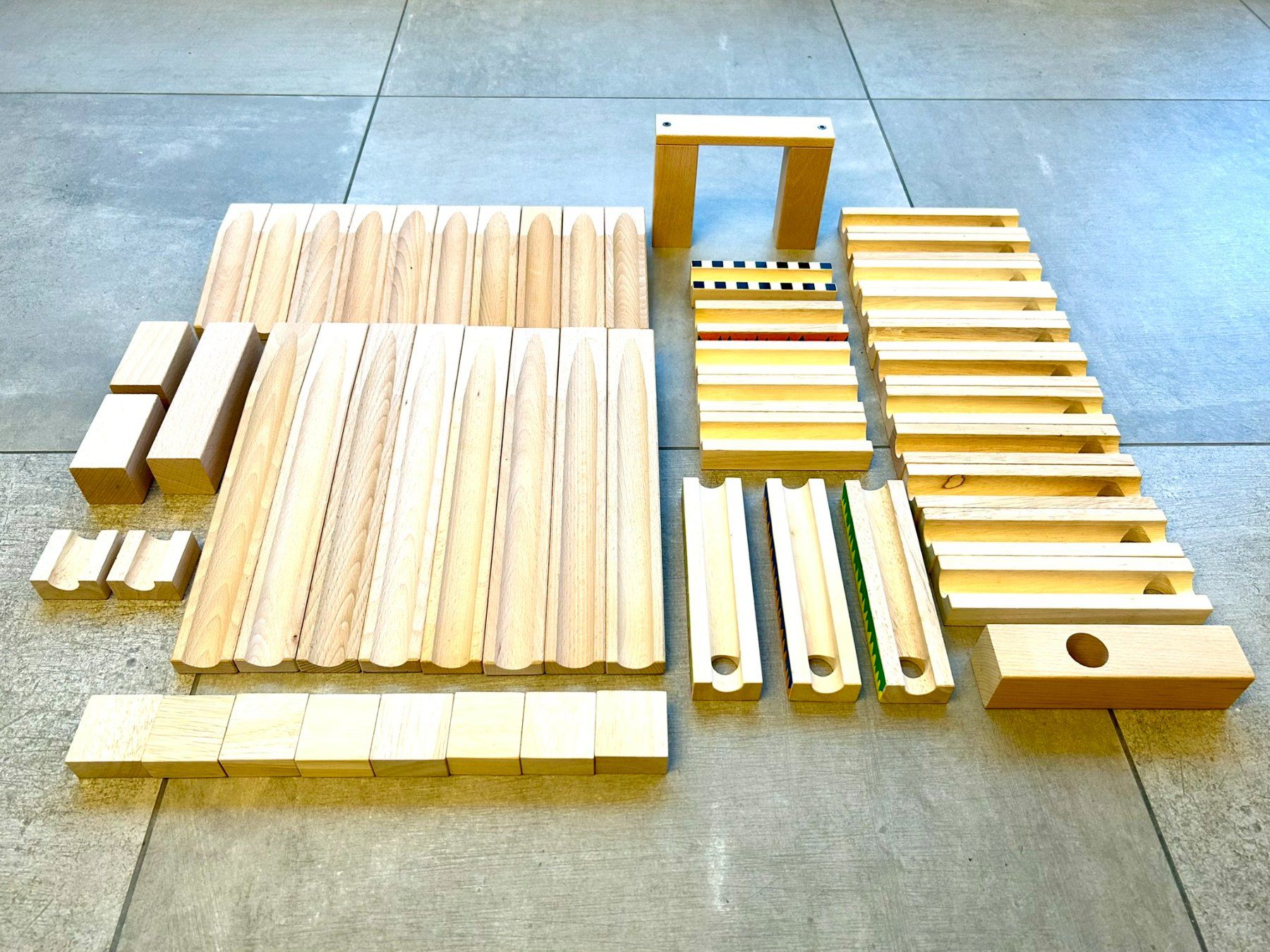 Spielzeuge: Kugelbahnteile aus Holz – Gebraucht aus Corminboeuf von Ld6NVToZQe